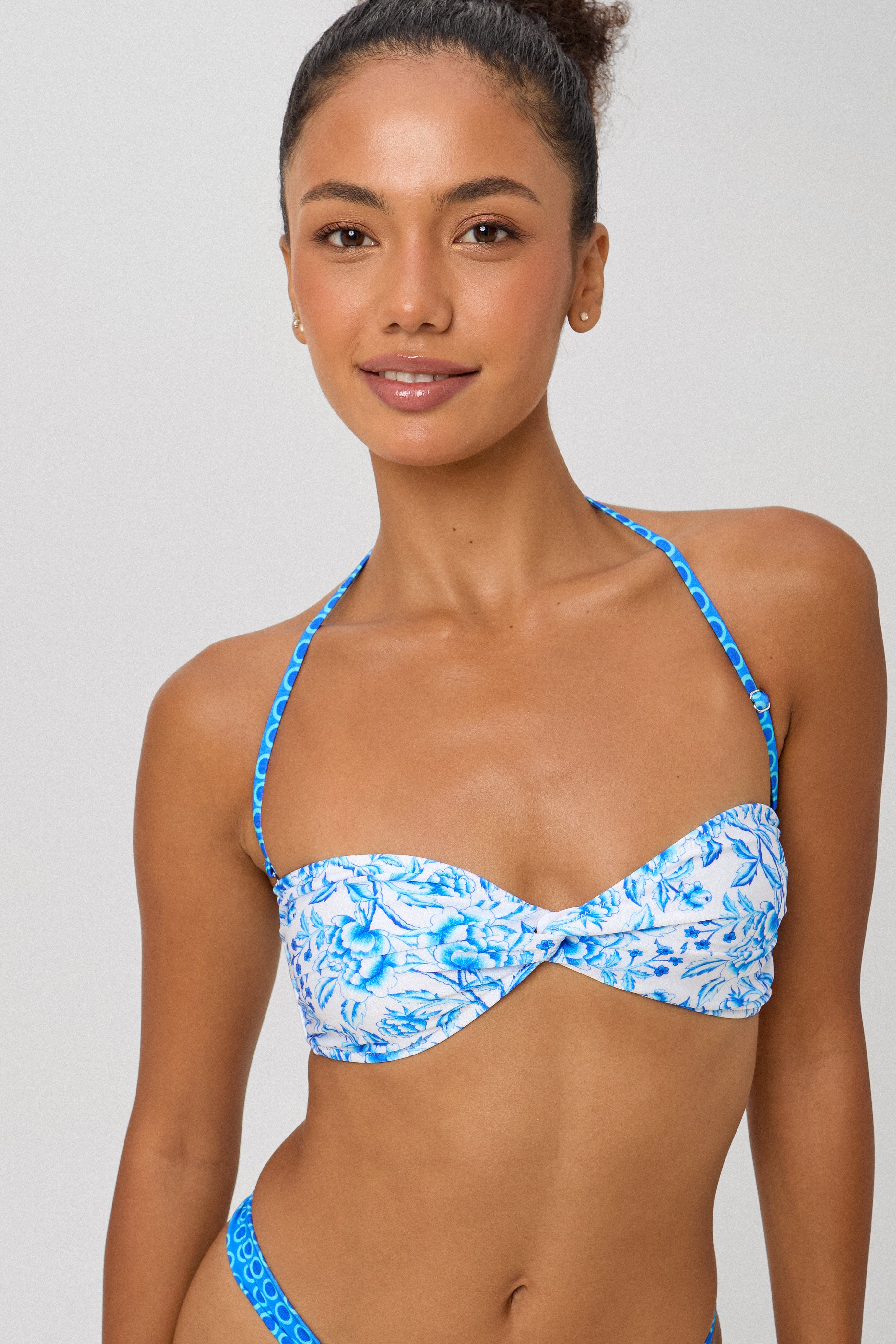 Nia Top (Fantasy)
